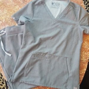 Figs scrubs